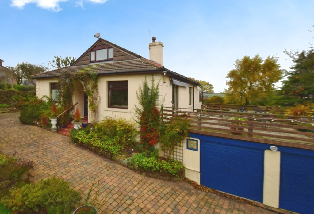 Property photo 1 of 33