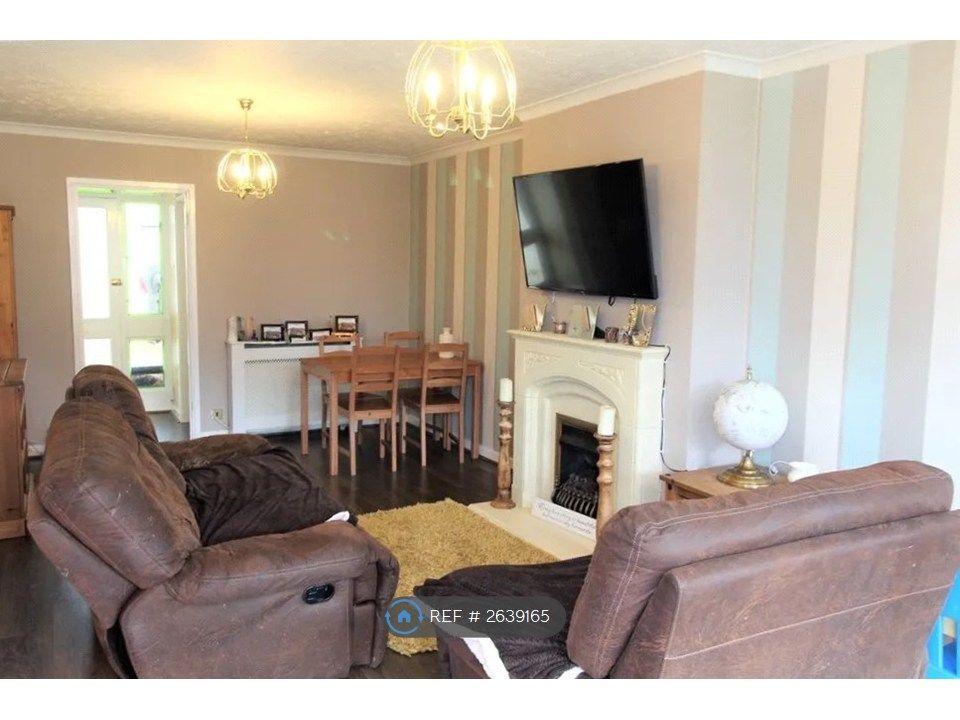 Property photo 3 of 13 Living Room