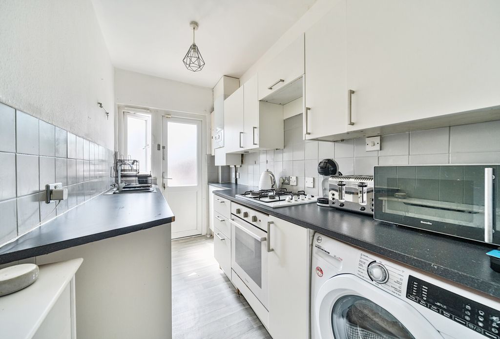 Property photo 2 of 15 1305010-5-684Ad7B...