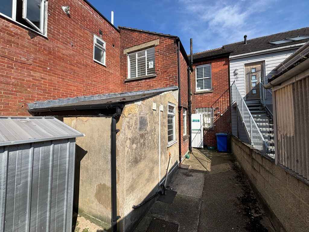 Property photo 2 of 8 Photo 1