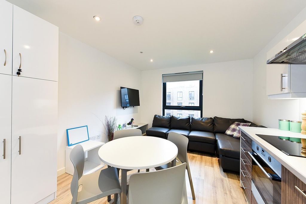 Property photo 1 of 37