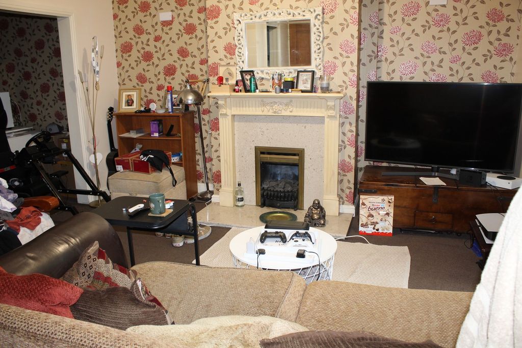 Property photo 2 of 10 Lounge