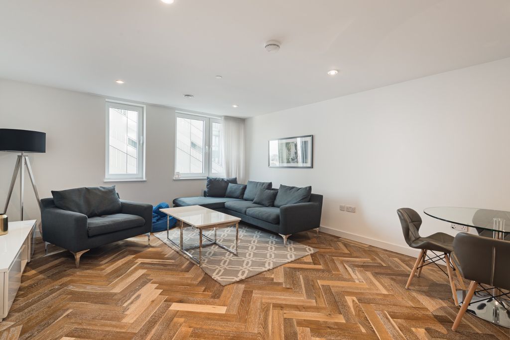 Property photo 2 of 8 5184761