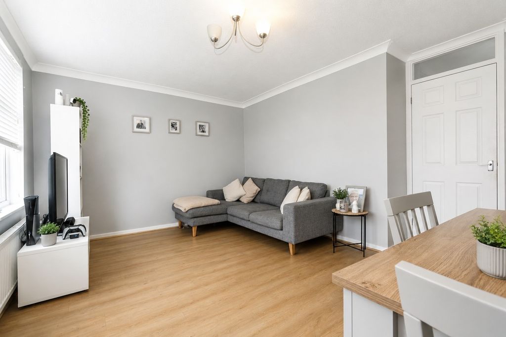 Property photo 3 of 9 5136905