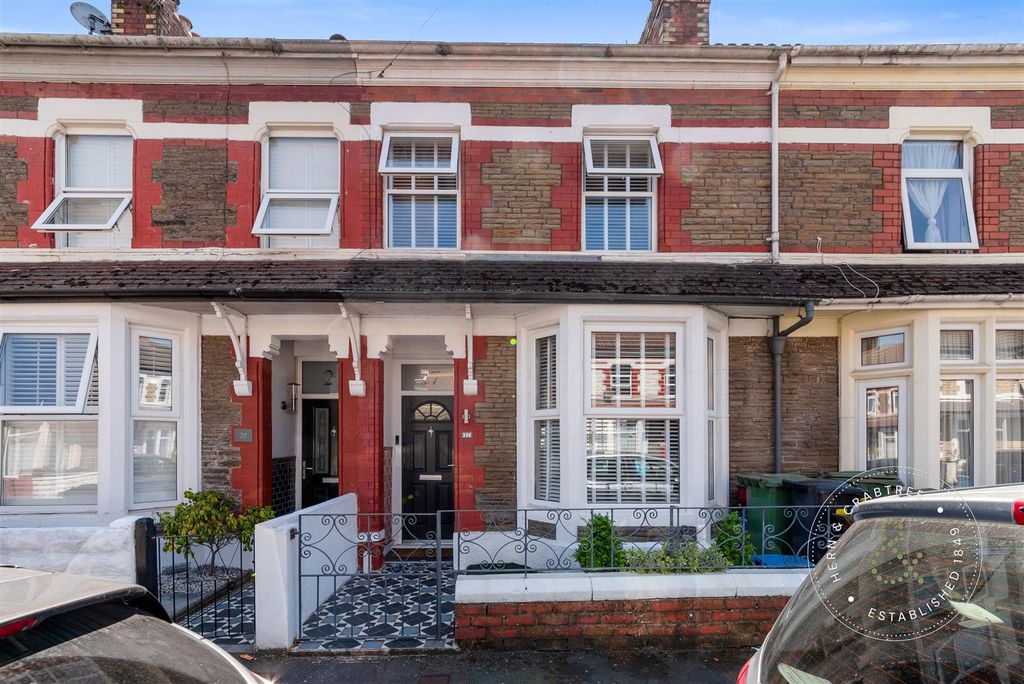 Property photo 1 of 32 Westmoreland-Street-28.Jpg