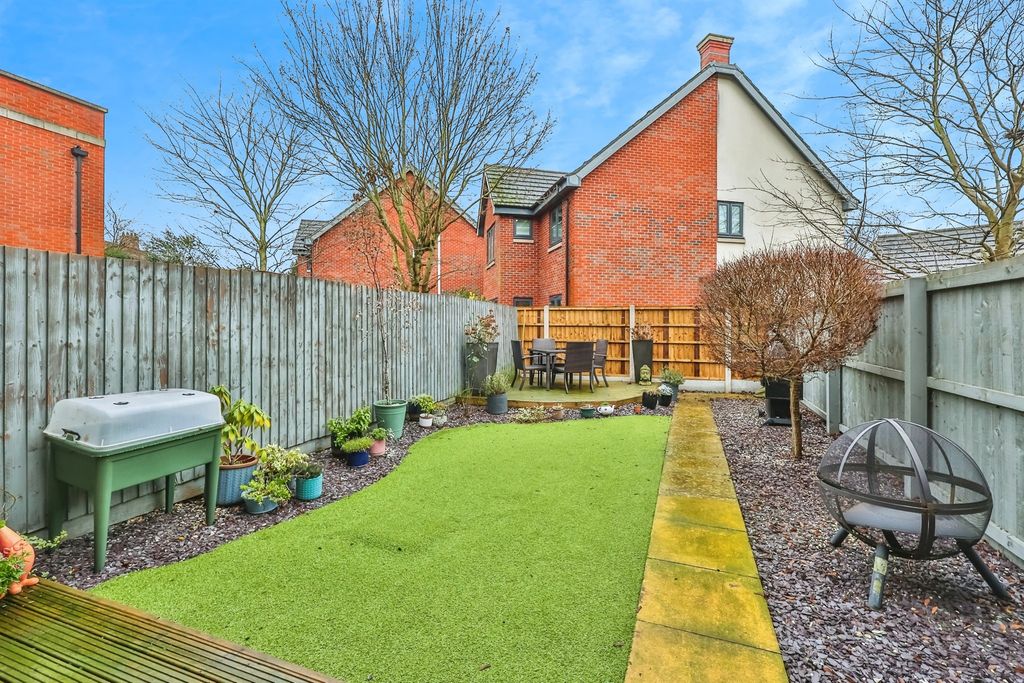 Property photo 2 of 19