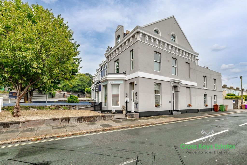 Property photo 1 of 12 Mannamead