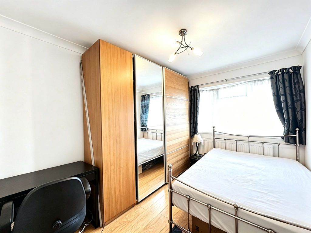 Property photo 3 of 7 57 Sudbury Croft, Wembley, Ha0 2Qw (5)