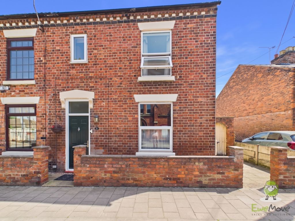 Property photo 1 of 14 Front  Emilydimelowewemovewhitchurchandnantwich