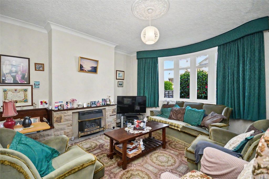 Property photo 2 of 19 Picture No. 30
