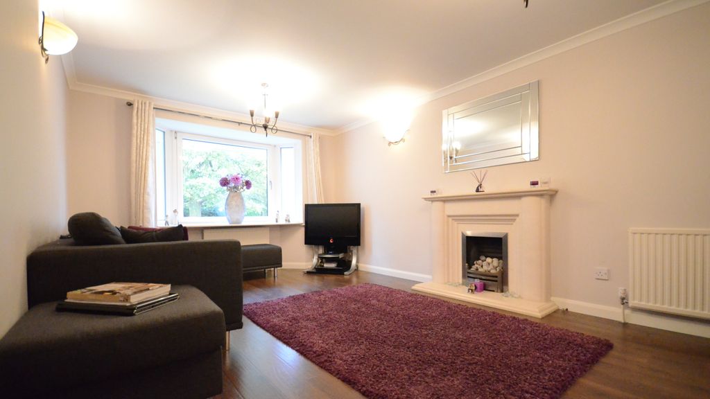 Property photo 2 of 11 Lounge