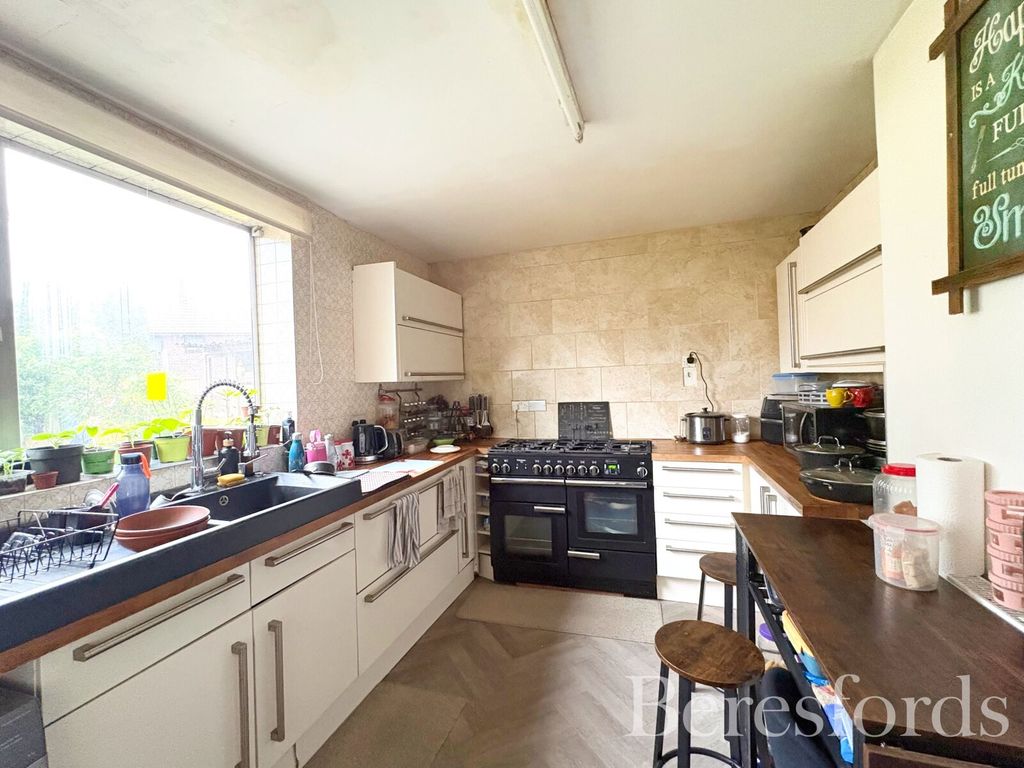 Property photo 2 of 14 Picture No. 13