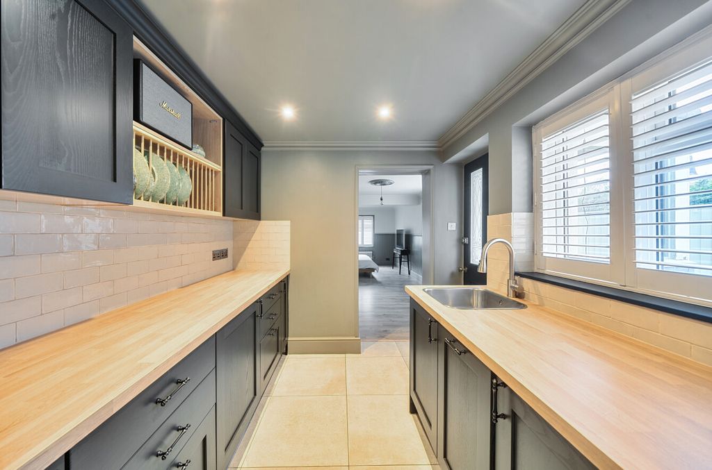 Property photo 3 of 13 1471584-21-6A22F2...