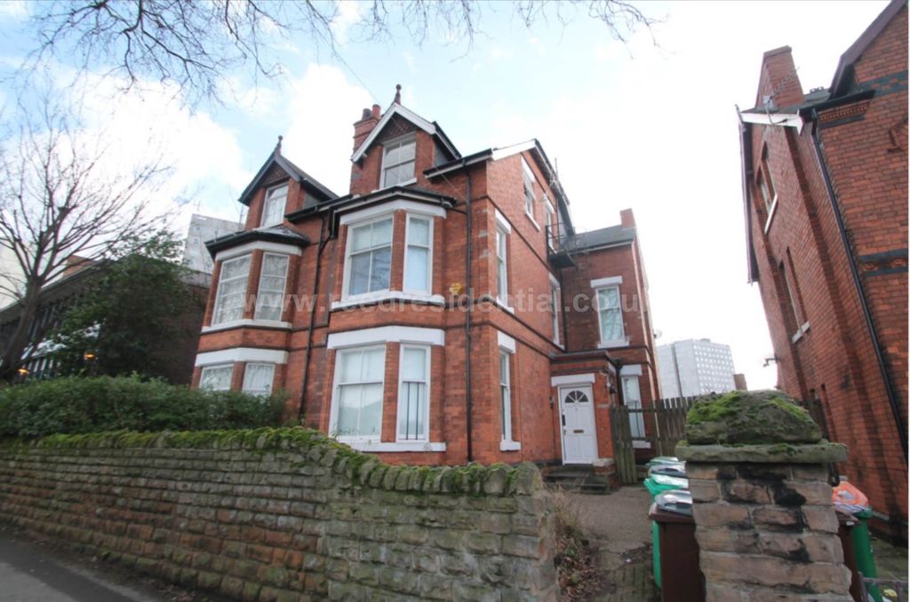 Property photo 2 of 76