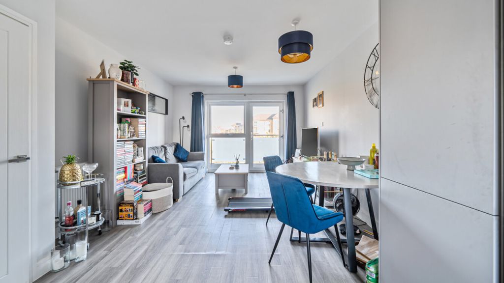 Property photo 1 of 18