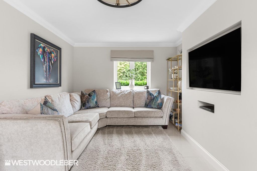 Property photo 3 of 23 Robiniaroad_12.Jpg
