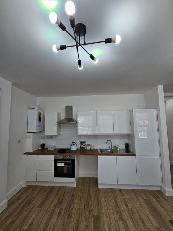 Property photo 1 of 16 Photo 7