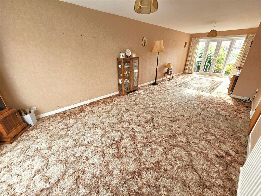 Property photo 3 of 18 Living Room (2).Jpg