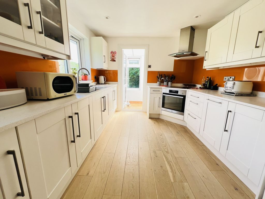 Property photo 3 of 17 Gallery