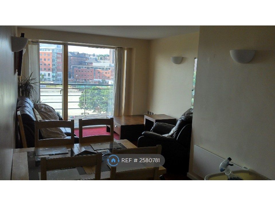 Property photo 1 of 11 Lounge Photo 2