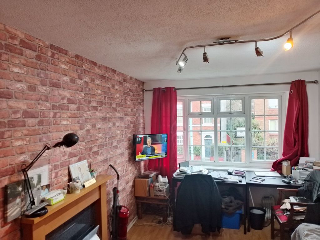 Property photo 3 of 9