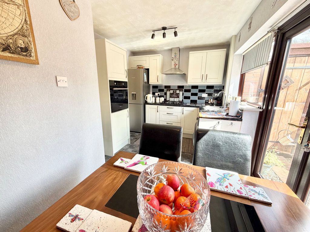 Property photo 3 of 24