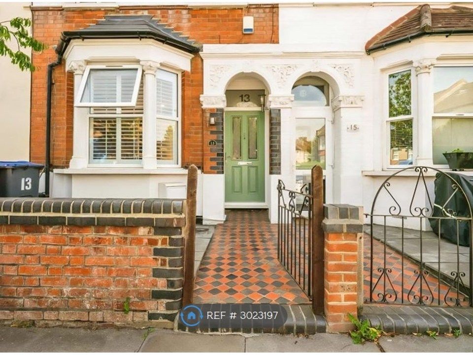 Property photo 1 of 8