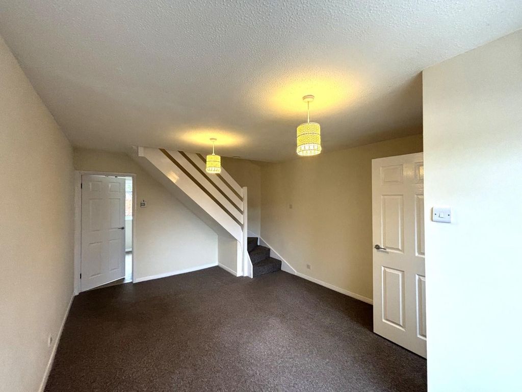 Property photo 2 of 11 Lounge