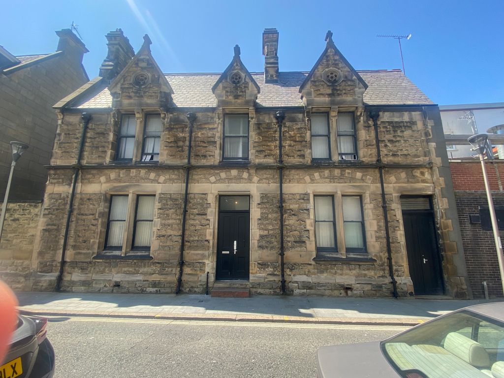 Property photo 1 of 1