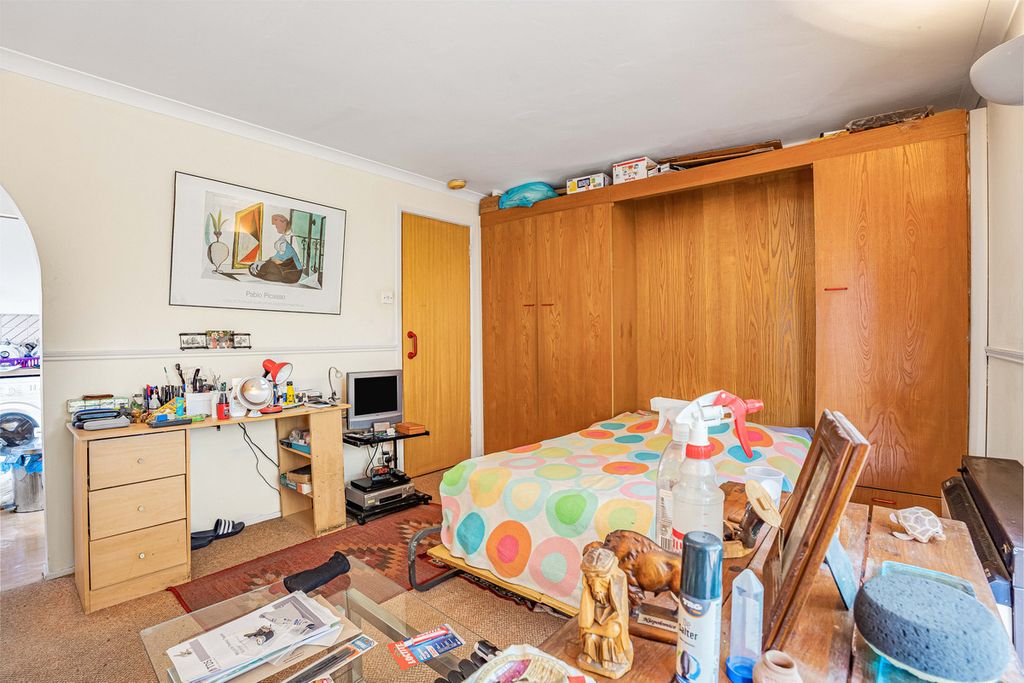 Property photo 3 of 5