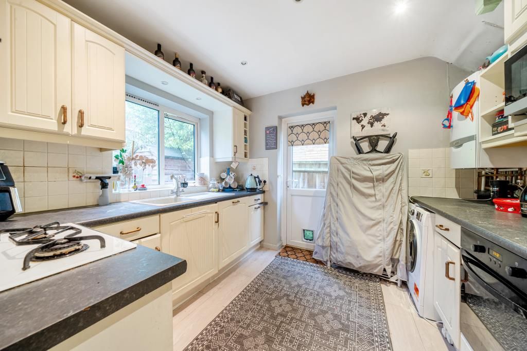 Property photo 3 of 16 Kitchen