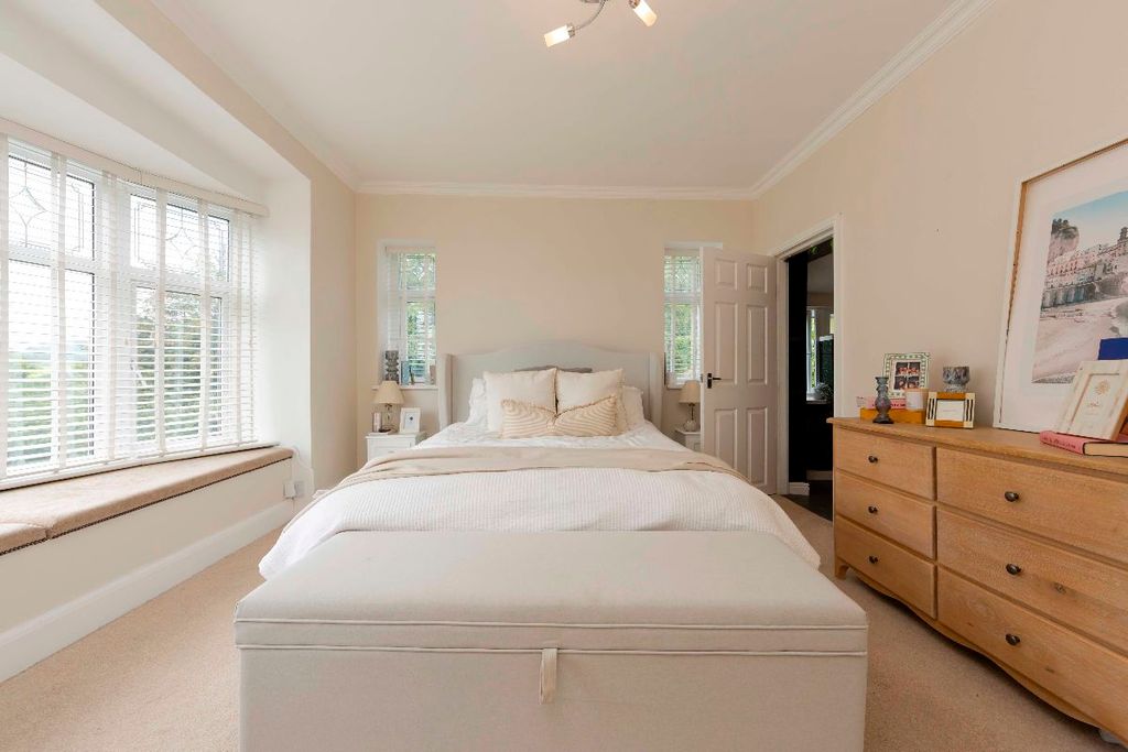 Property photo 3 of 51