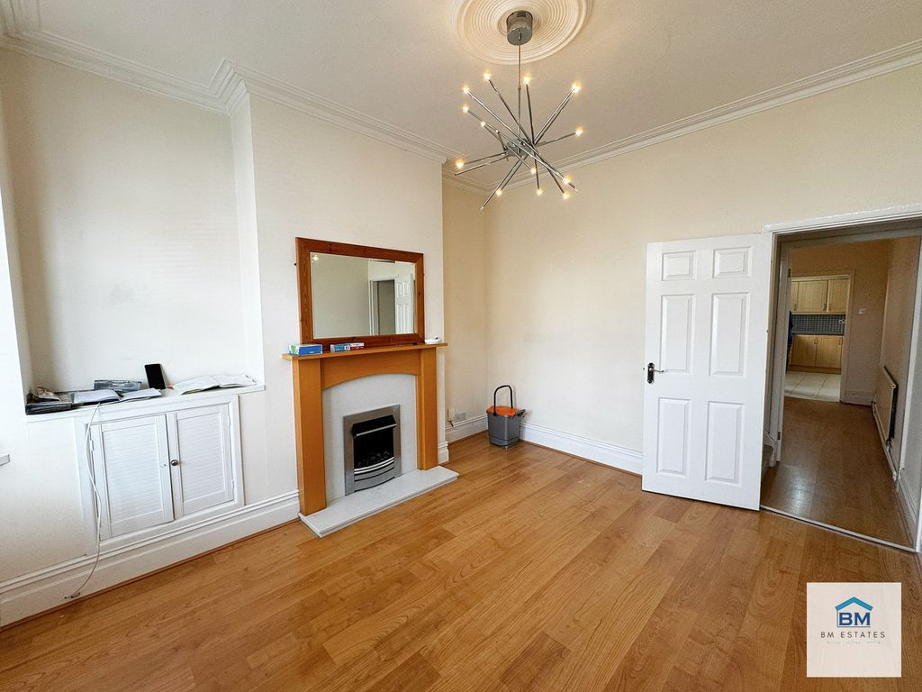 Property photo 2 of 8 Photo 6