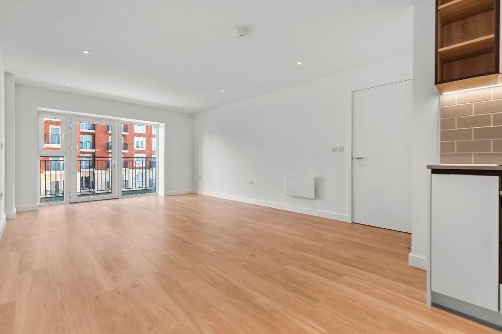 Property photo 3 of 21