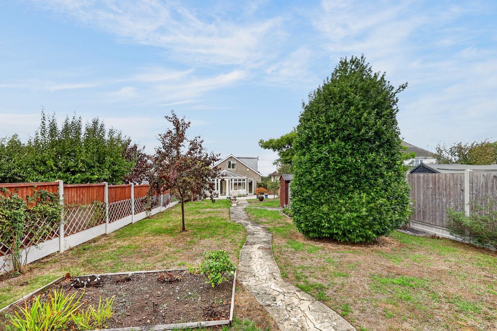 Property photo 2 of 25