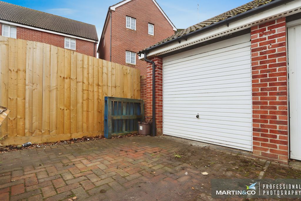 Property photo 3 of 24