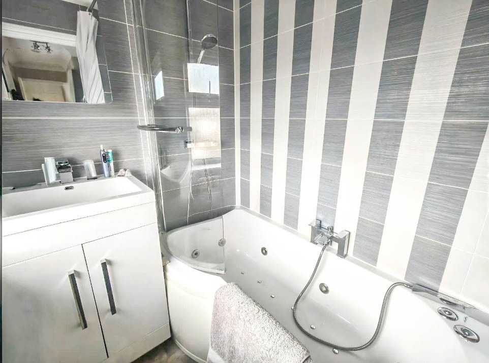 Property photo 2 of 7 Picture No. 06