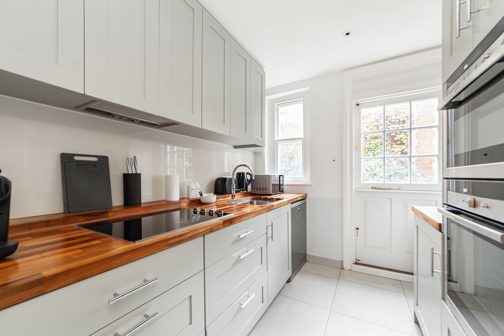 Property photo 2 of 29