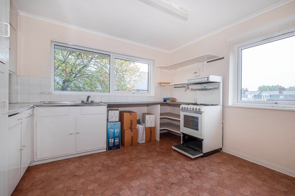 Property photo 3 of 5
