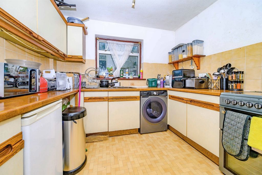 Property photo 3 of 17