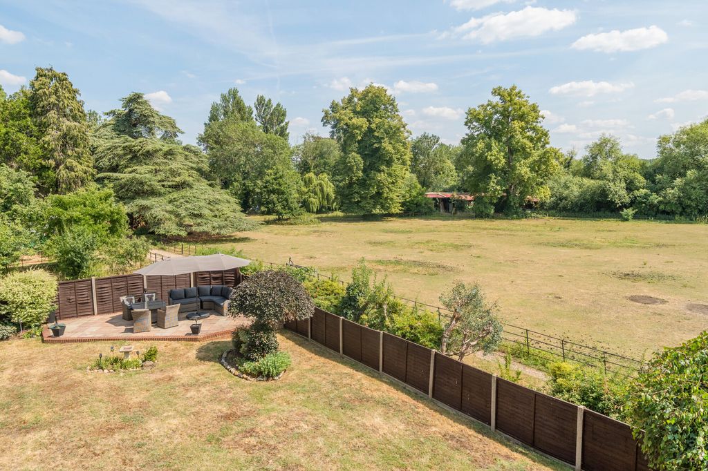 Property photo 2 of 22