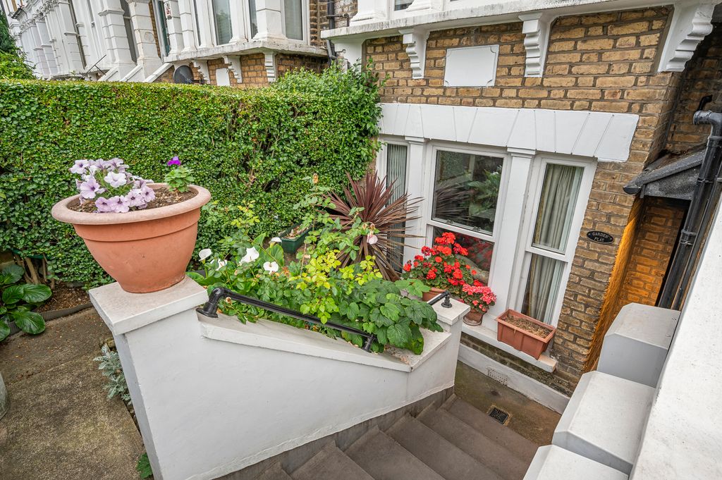 Property photo 2 of 11 Picture No. 08