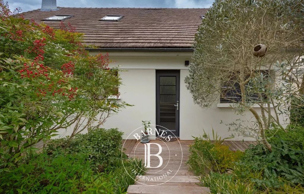 Property photo 2 of 24