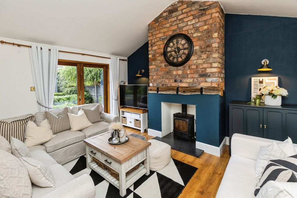 Property photo 2 of 25 Pbox-Img.Jpg