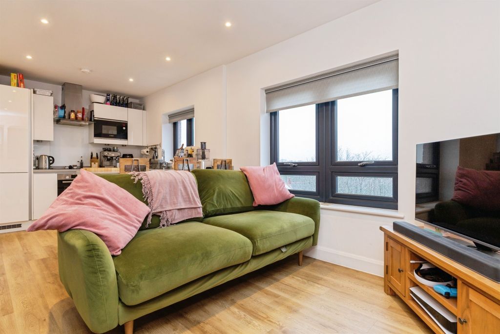 Property photo 3 of 14