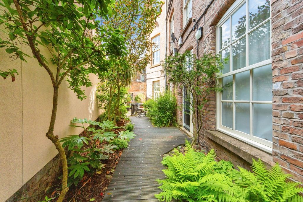 Property photo 1 of 16 Pbox-Img.Jpg