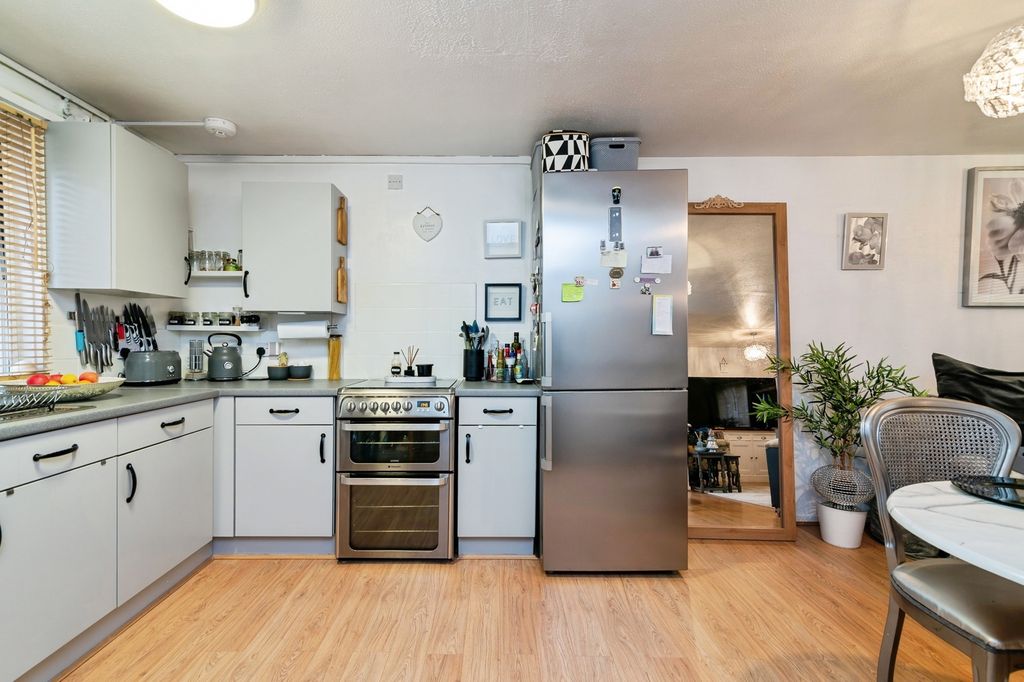 Property photo 2 of 13 Pbox-Img.Jpg