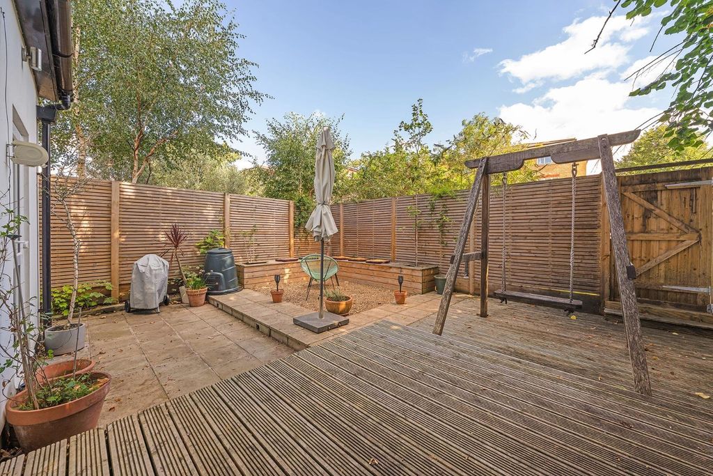Property photo 3 of 10 Garden