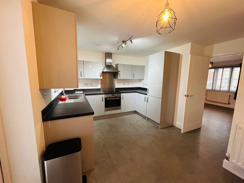 Property photo 2 of 10 Kitchen.Jpg