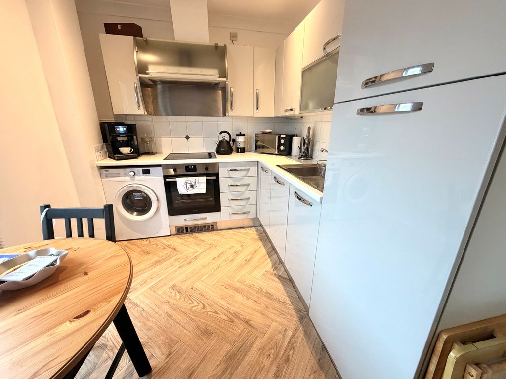 Property photo 2 of 5